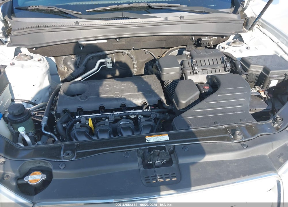 2011 HYUNDAI SANTA FE VIN: 5XYZGDAB0BG028890