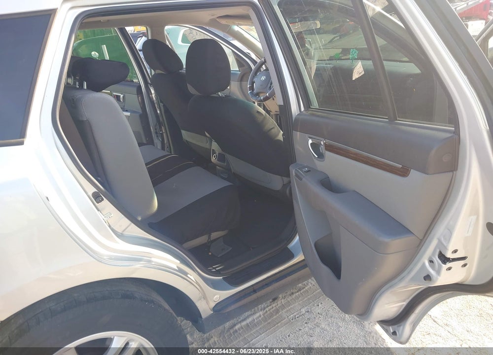 2011 HYUNDAI SANTA FE VIN: 5XYZGDAB0BG028890