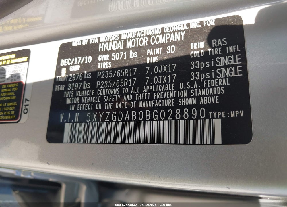 2011 HYUNDAI SANTA FE VIN: 5XYZGDAB0BG028890