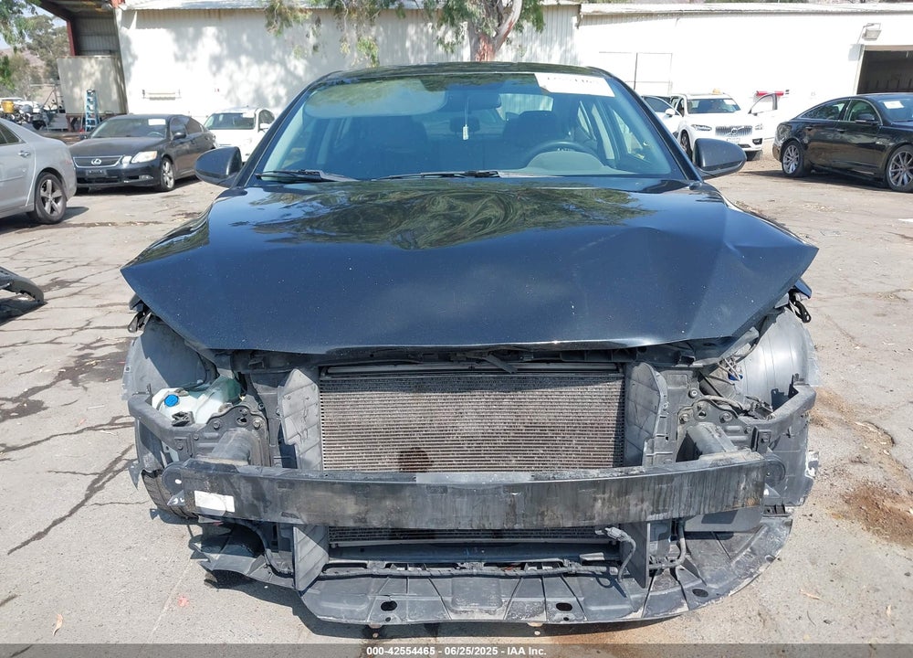 2017 HYUNDAI ELANTRA VIN: 5NPD74LF9HH065190