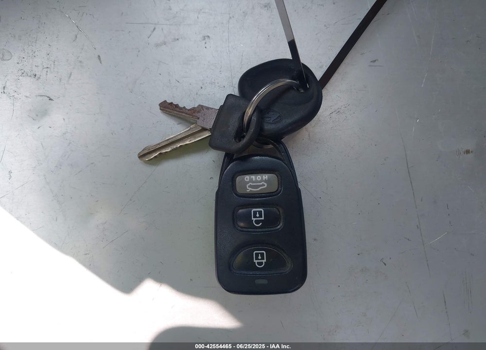 2017 HYUNDAI ELANTRA VIN: 5NPD74LF9HH065190