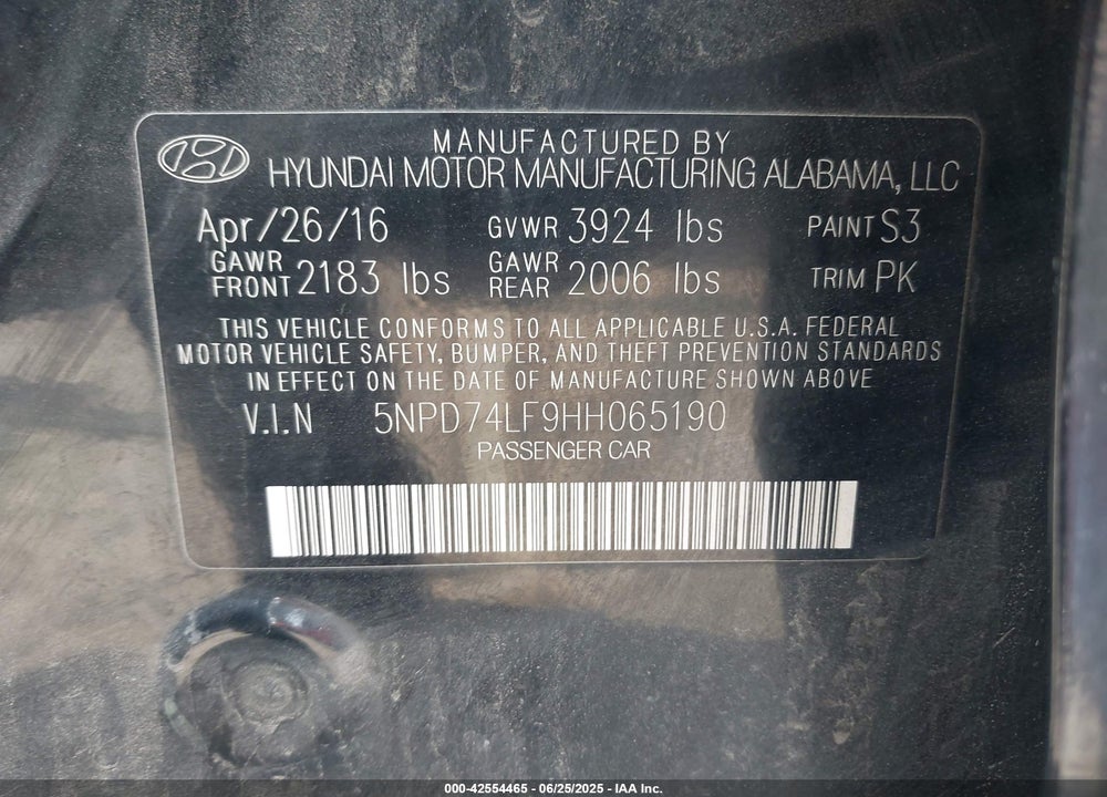 2017 HYUNDAI ELANTRA VIN: 5NPD74LF9HH065190