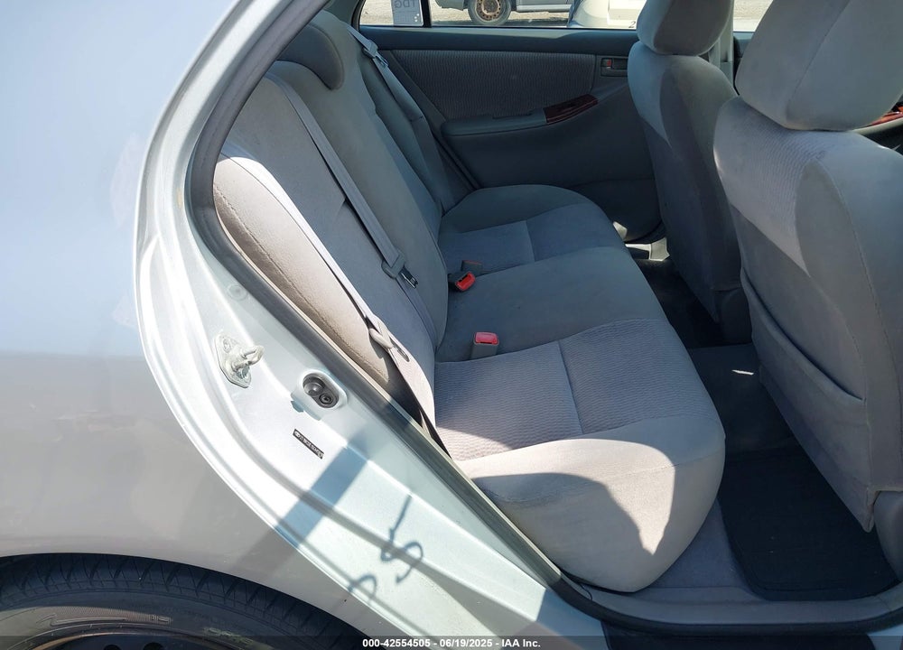 2005 TOYOTA COROLLA LE VIN: 2T1BR32E15C445918