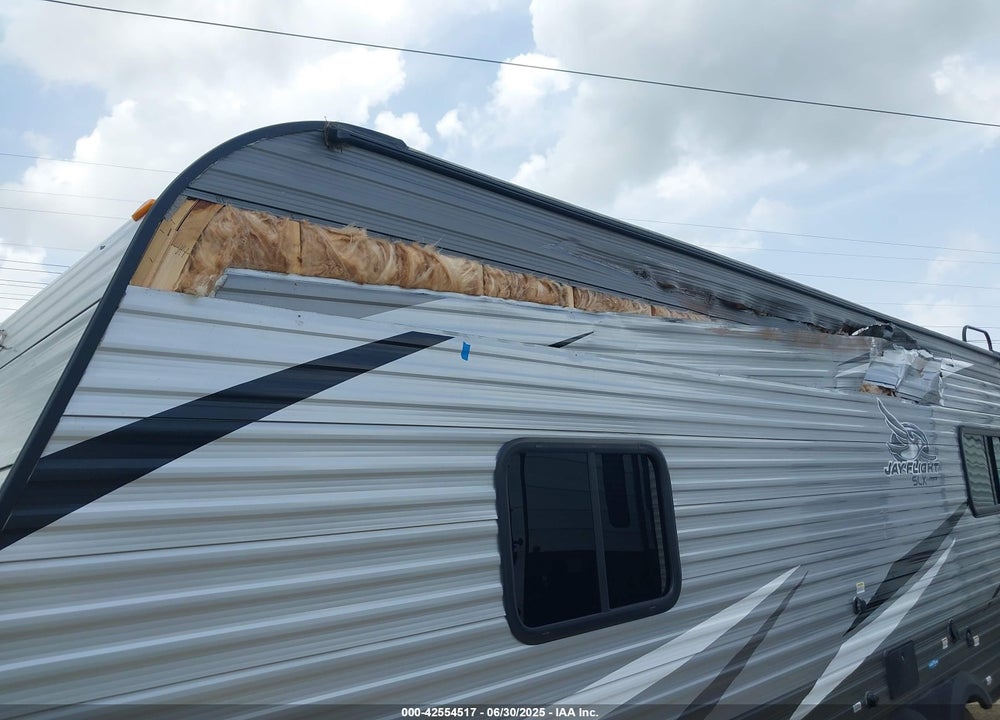 2021 JAYCO JAY FLIGHT SLX SERIE VIN: 1UJBJ0BL9M17Z0184