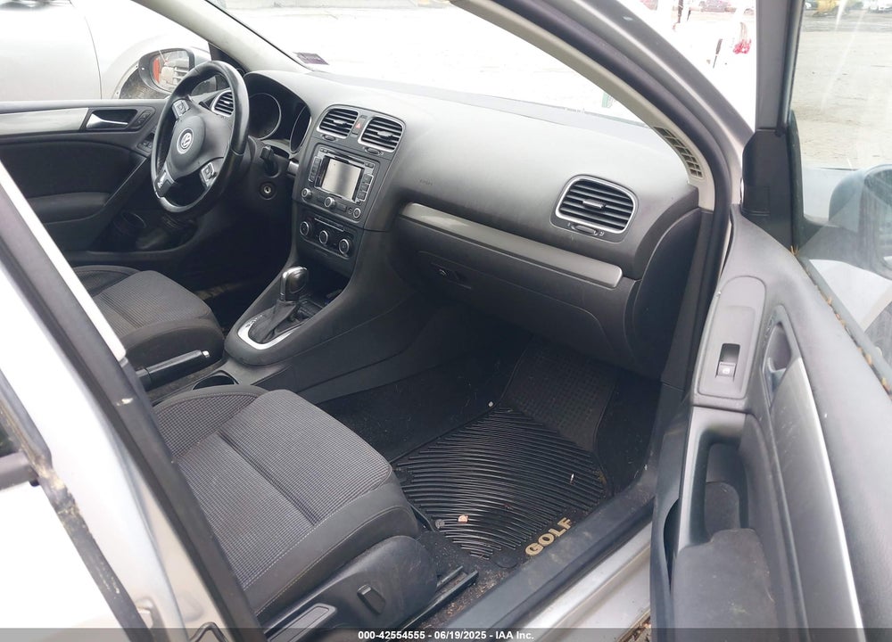 2011 VOLKSWAGEN GOLF VIN: WVWDM7AJ9BW249693