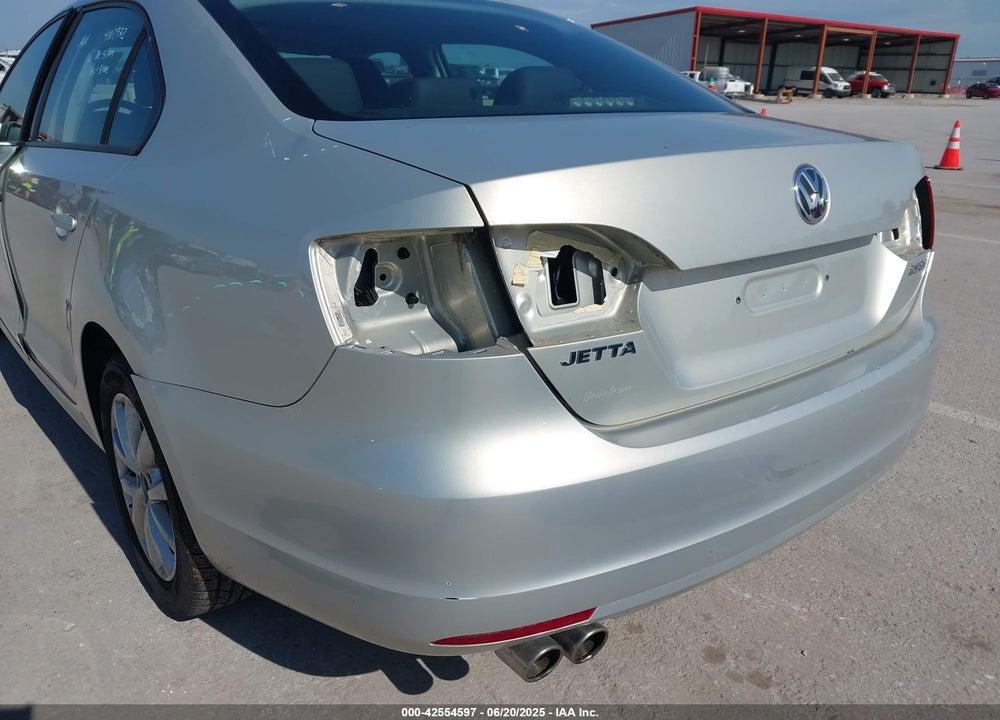 2011 VOLKSWAGEN JETTA VIN: 3VWDX7AJ9BM393698