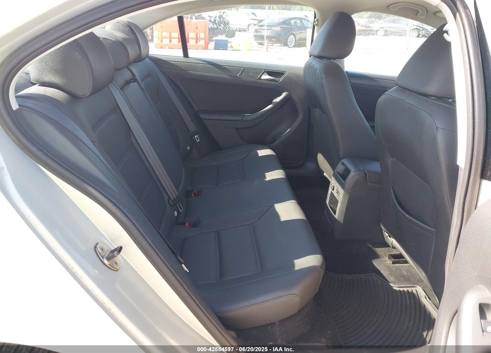 2011 VOLKSWAGEN JETTA VIN: 3VWDX7AJ9BM393698