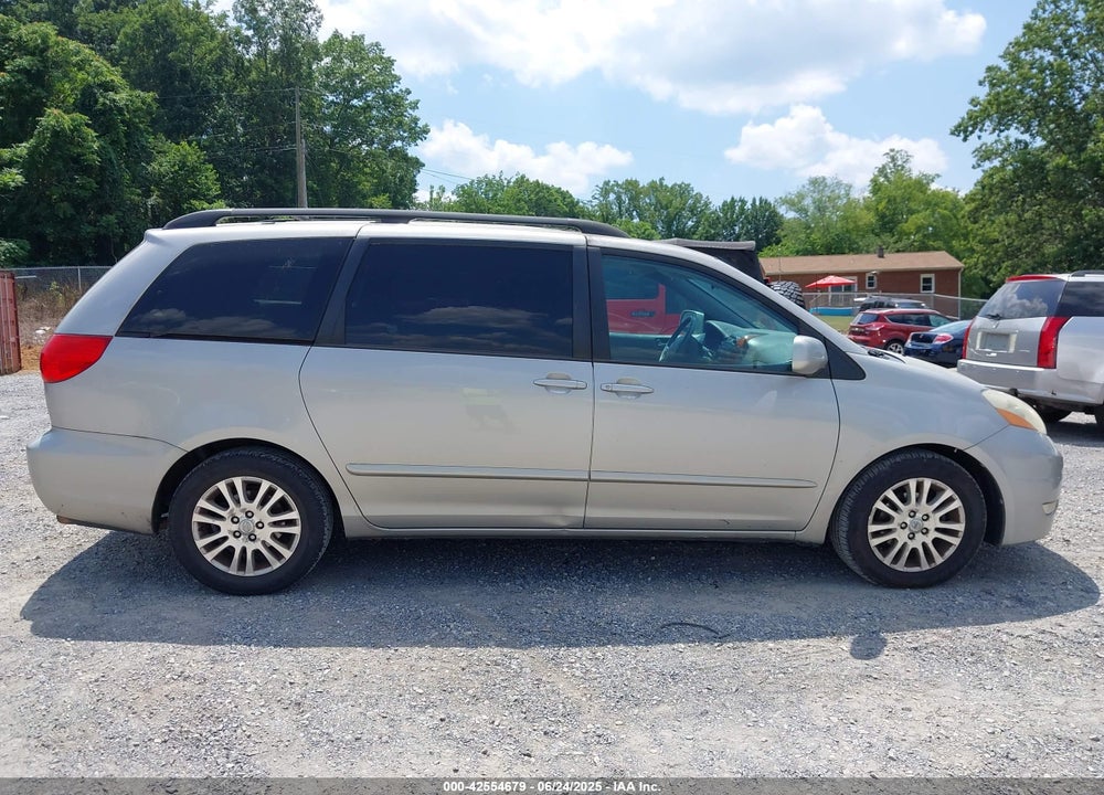 2010 TOYOTA SIENNA XLE VIN: 5TDYK4CC8AS301320