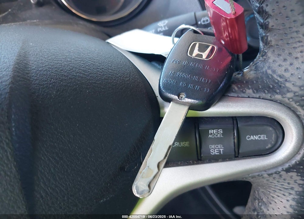 2012 HONDA FIT VIN: JHMGE8H57CC006393