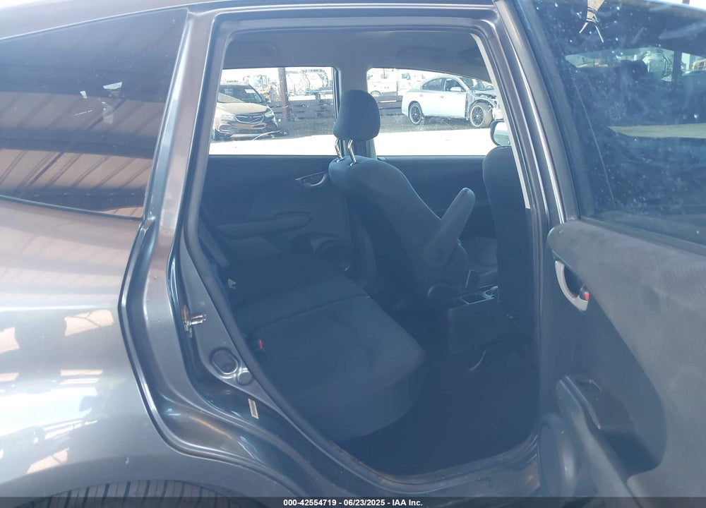 2012 HONDA FIT VIN: JHMGE8H57CC006393