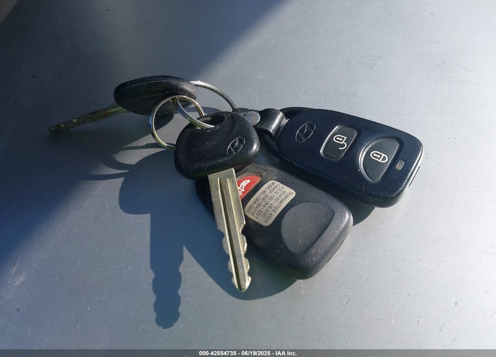 2005 HYUNDAI TUCSON GLS/LX VIN: KM8JN72D15U148197