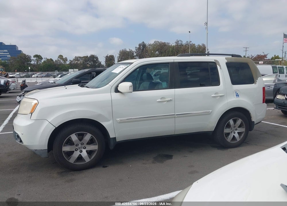 2014 HONDA PILOT VIN: 5FNYF3H92EB015842