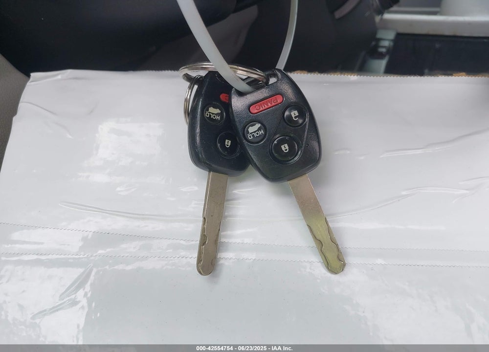 2014 HONDA PILOT VIN: 5FNYF3H92EB015842