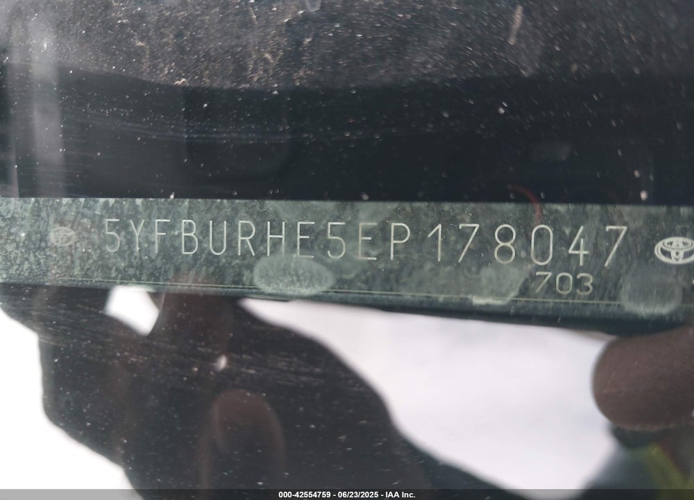 2014 TOYOTA COROLLA LE VIN: 5YFBURHE5EP178047
