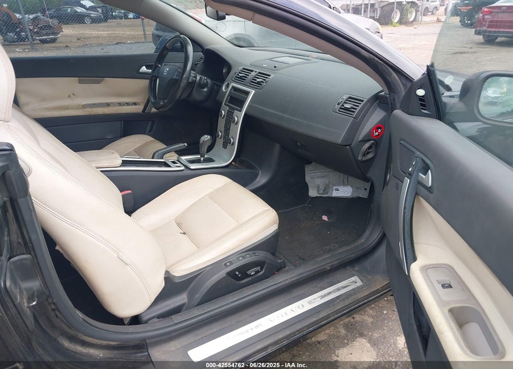 2011 VOLVO C70 T5 VIN: YV1672MC3BJ117052