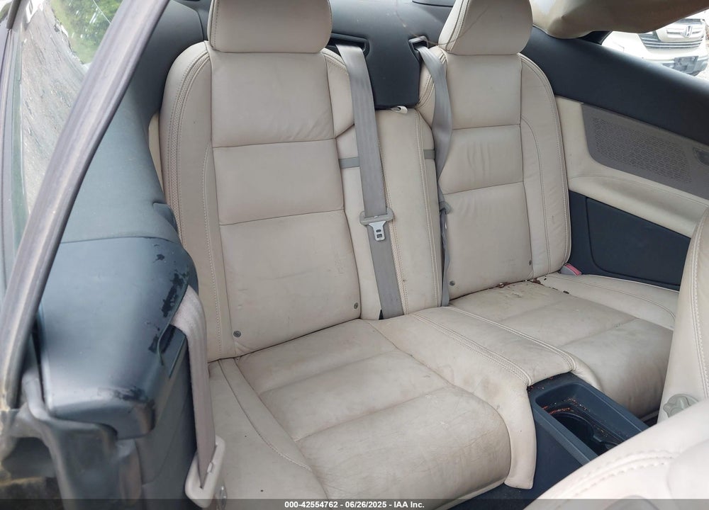 2011 VOLVO C70 T5 VIN: YV1672MC3BJ117052