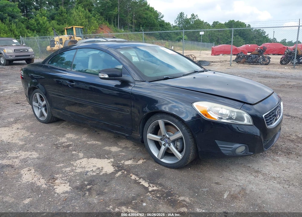 2011 VOLVO C70 T5 VIN: YV1672MC3BJ117052