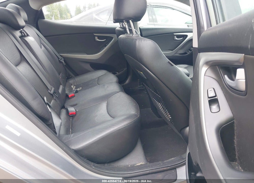 2014 HYUNDAI ELANTRA VIN: KMHDH4AE3EU129048