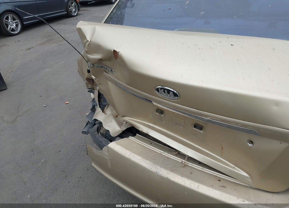 2009 KIA SPECTRA EX VIN: KNAFE222395659810
