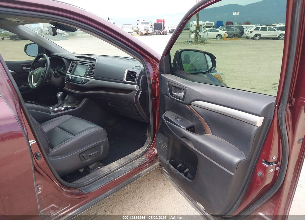 2019 TOYOTA HIGHLANDER VIN: 5TDJZRFH0KS976582
