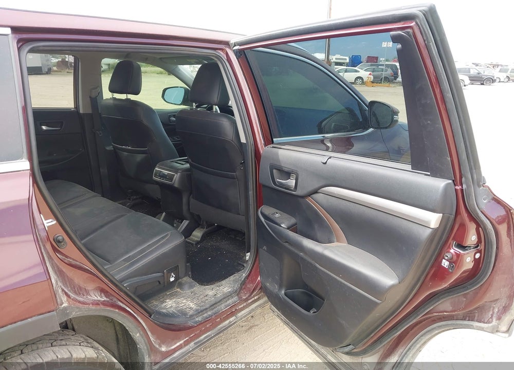 2019 TOYOTA HIGHLANDER VIN: 5TDJZRFH0KS976582