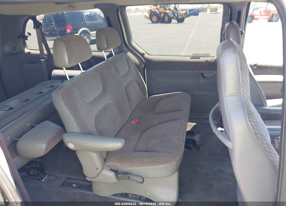 2000 DODGE GRAND CARAVAN SE VIN: 1B4GP44G7YB512991