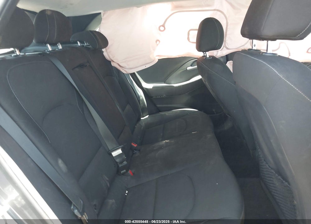 2018 HYUNDAI ELANTRA GT VIN: KMHH35LE3JU064828