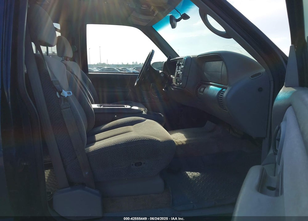 1999 CHEVROLET SUBURBAN 2500 VIN: 3GNGC26F8XG125760