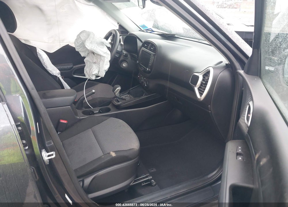 2023 KIA SOUL VIN: KNDJ23AU7P7196330