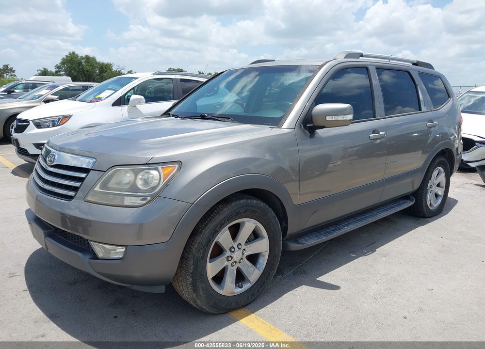 2009 KIA BORREGO EX V6 VIN: KNDJJ741495013587