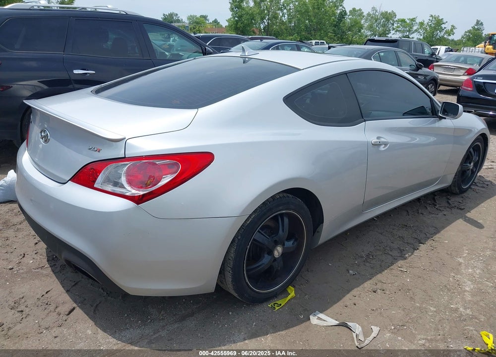 2010 HYUNDAI GENESIS VIN: KMHHT6KD6AU041185
