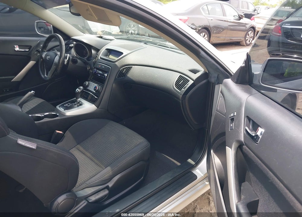 2010 HYUNDAI GENESIS VIN: KMHHT6KD6AU041185