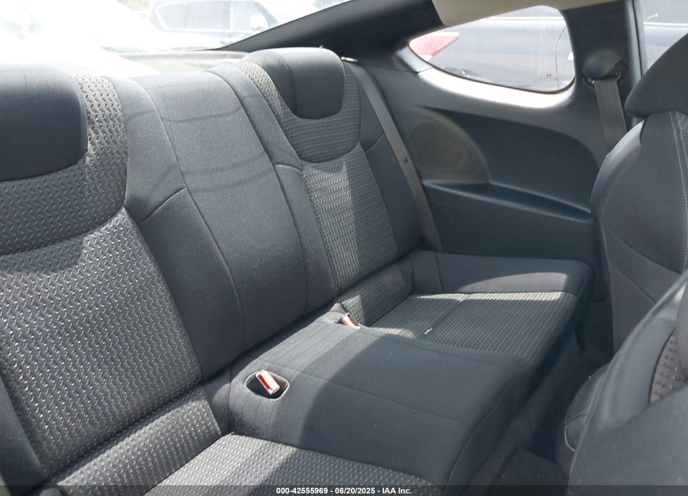 2010 HYUNDAI GENESIS VIN: KMHHT6KD6AU041185