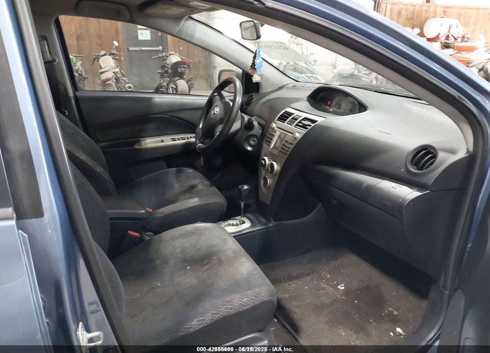 2008 TOYOTA YARIS VIN: JTDBT923084013587