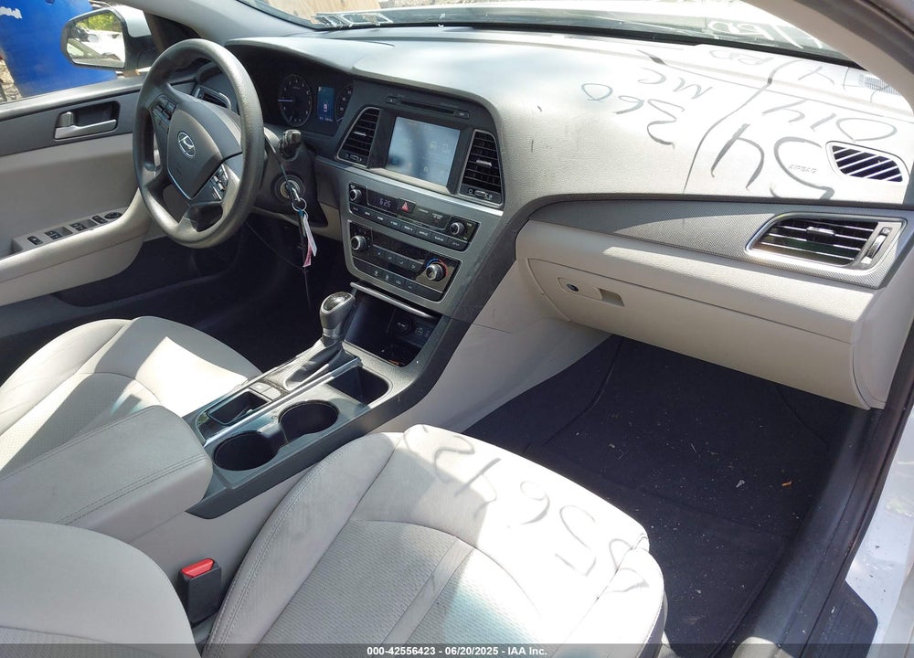 2016 HYUNDAI SONATA VIN: 5NPE24AF0GH423555