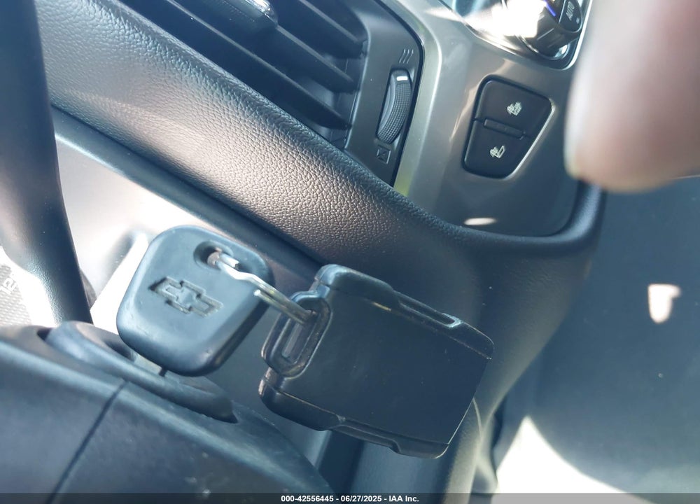 2016 CHEVROLET SILVERADO 1500 2LT VIN: 3GCUKREC2GG272221