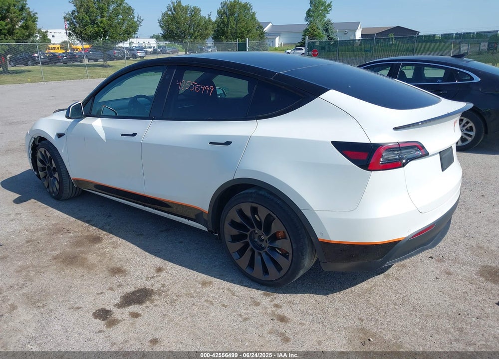 2022 TESLA MODEL Y VIN: 7SAYGDEF9NF308413