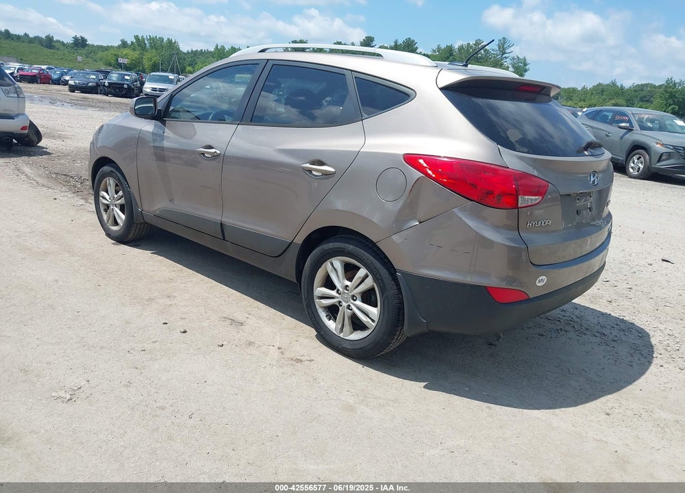 2010 HYUNDAI TUCSON GLS VIN: KM8JUCAC0AU081431