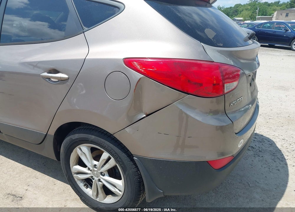 2010 HYUNDAI TUCSON GLS VIN: KM8JUCAC0AU081431