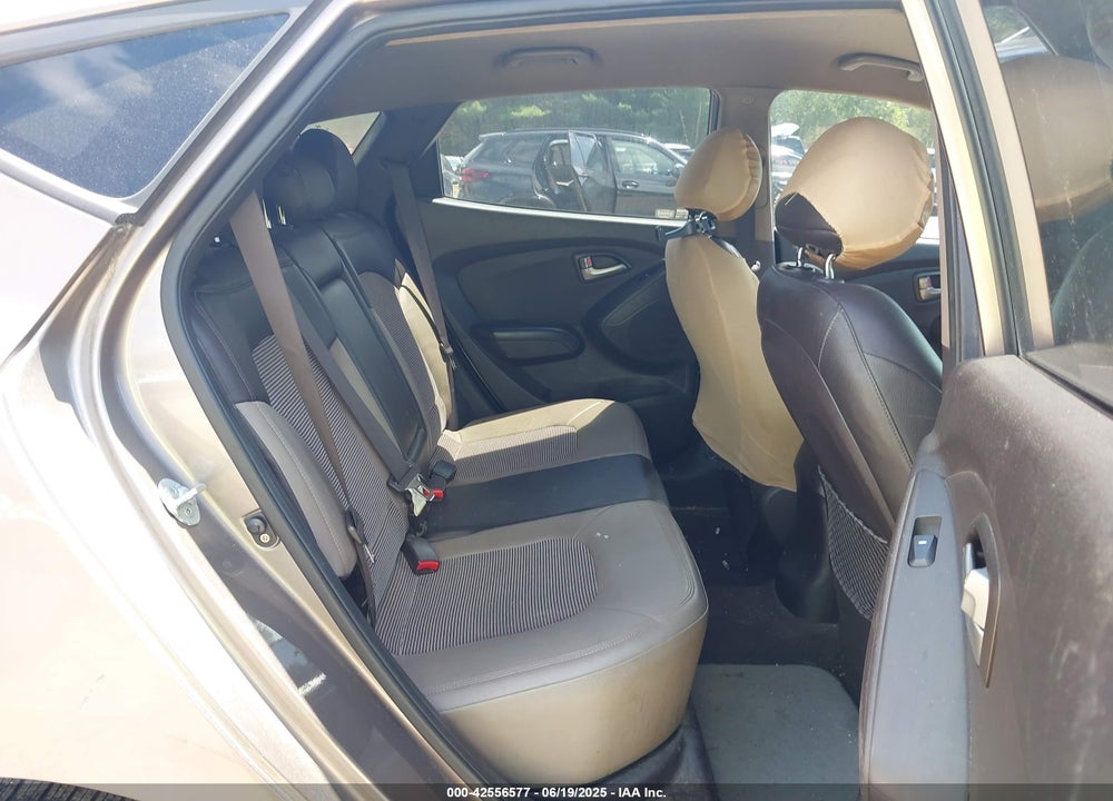 2010 HYUNDAI TUCSON GLS VIN: KM8JUCAC0AU081431