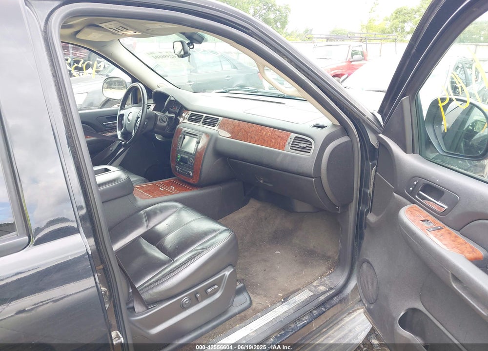 2008 CHEVROLET TAHOE LTZ VIN: 1GNFK13048J112089