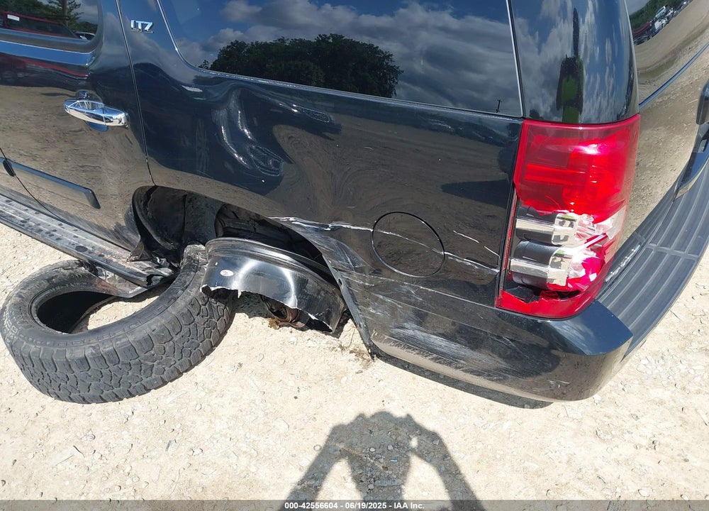 2008 CHEVROLET TAHOE LTZ VIN: 1GNFK13048J112089