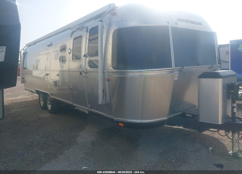 2024 AIRSTREAM CLASSIC 30RB VIN: 1STJBYP29RJ570169