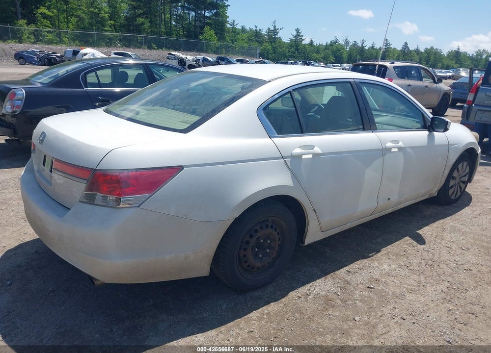 2011 HONDA ACCORD VIN: 1HGCP2F33BA011935