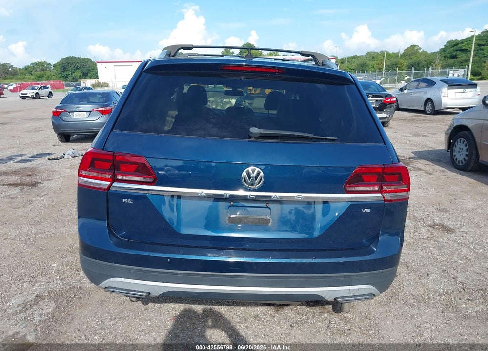 2018 VOLKSWAGEN ATLAS VIN: 1V2CR2CA1JC561003