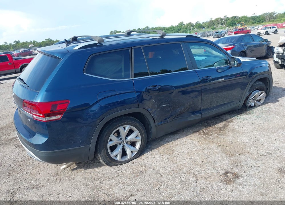 2018 VOLKSWAGEN ATLAS VIN: 1V2CR2CA1JC561003