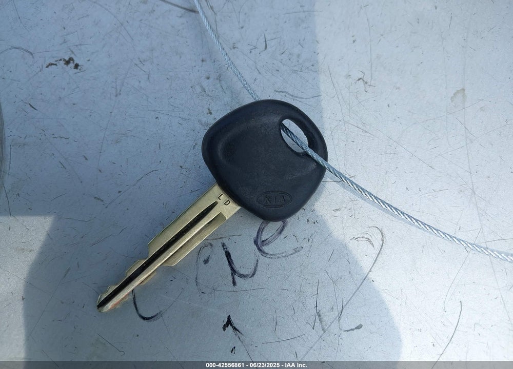 2009 KIA SPECTRA VIN: KNAFE221X95648617