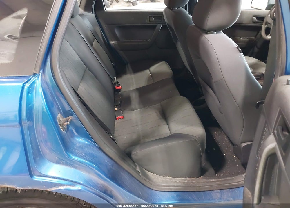 2010 FORD FOCUS SE VIN: 1FAHP3FN8AW284811