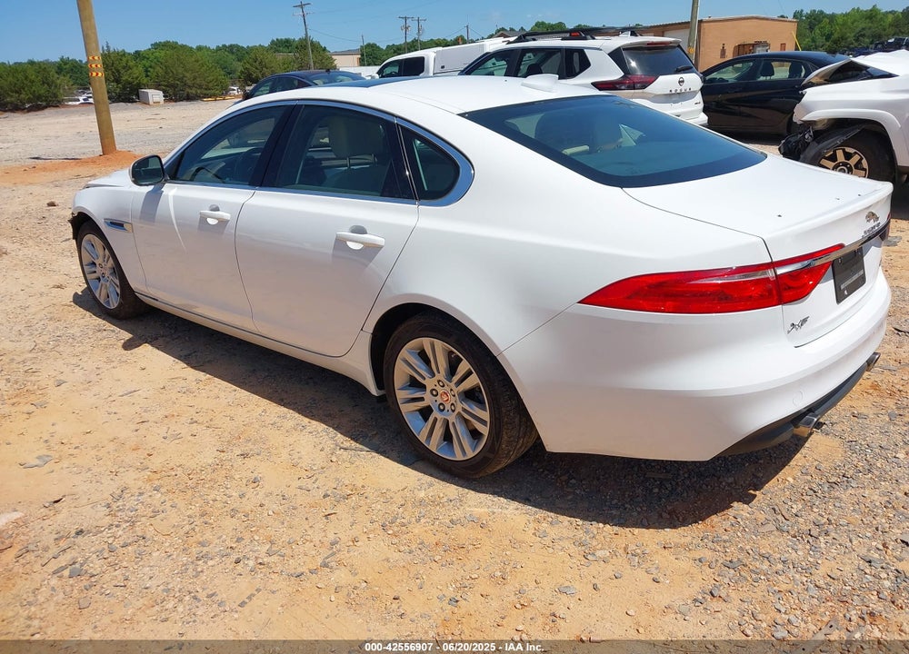 2017 JAGUAR XF VIN: SAJBD4BV3HCY43828