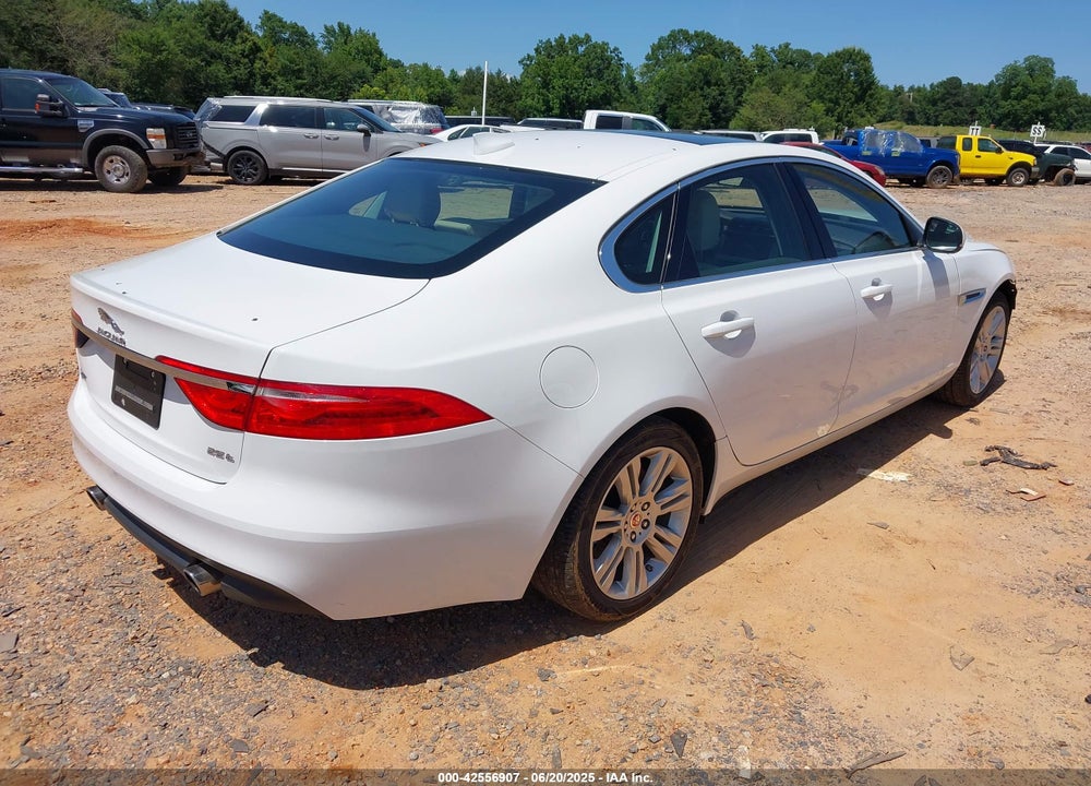 2017 JAGUAR XF VIN: SAJBD4BV3HCY43828
